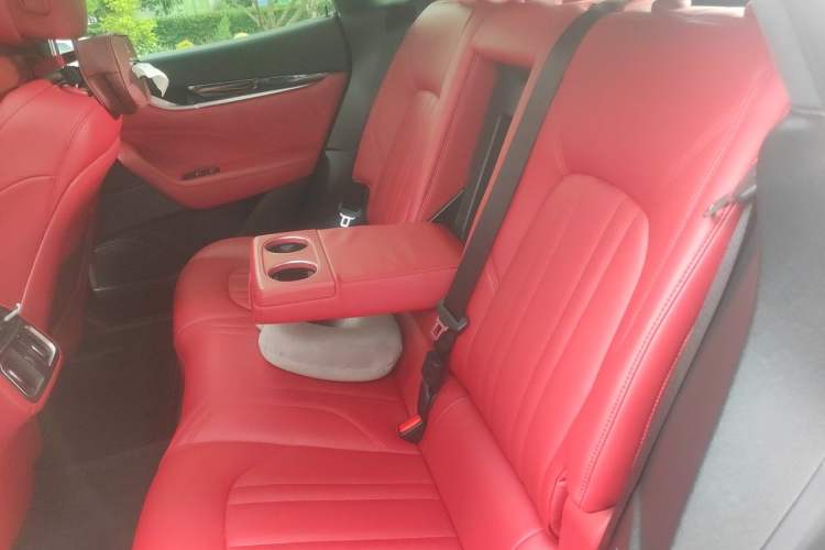Used Maserati Levante 2018 3.0T Classic Edition Left Rear Seat