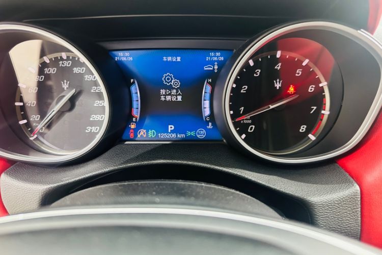Used Maserati Levante 2018 3.0T Classic Edition Odometer Close Up