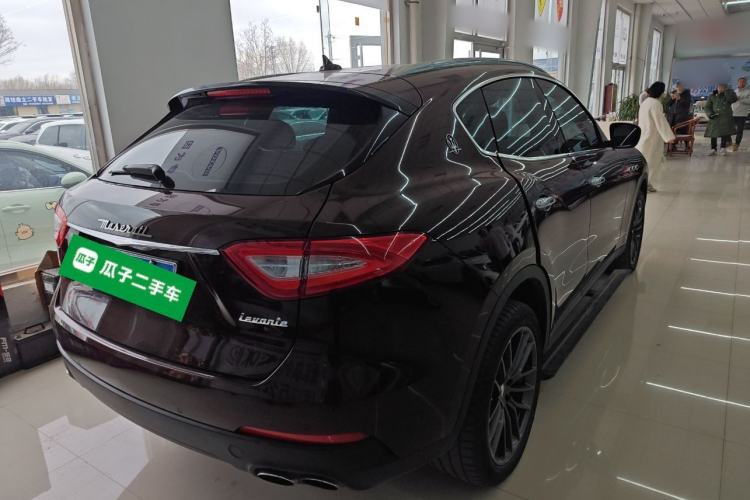 Used Maserati Levante 2018 3.0T Classic Edition Rear Right 45 Deg