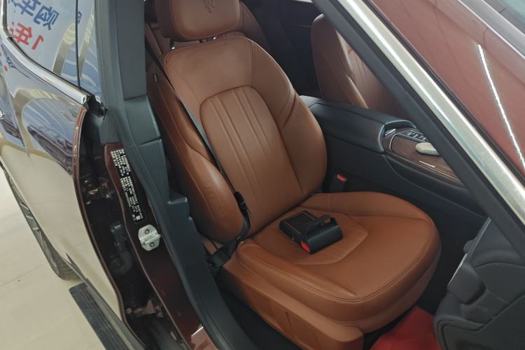 Used Maserati Levante 2018 3.0T Classic Edition Right Front Seat