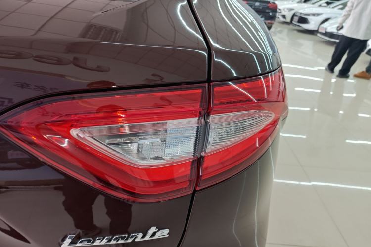 Used Maserati Levante 2018 3.0T Classic Edition Right Rear Taillight