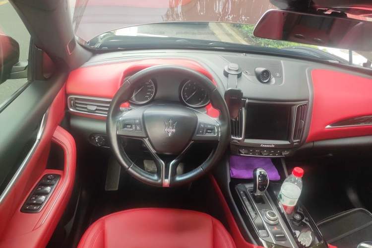 Used Maserati Levante 2018 3.0T Classic Edition Steering Wheel