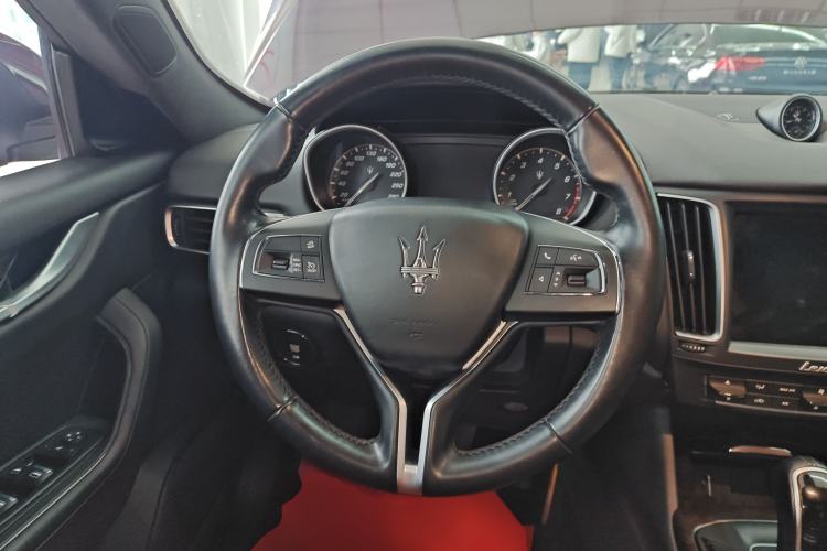 Used Maserati Levante 2018 3.0T Classic Edition Steering Wheel