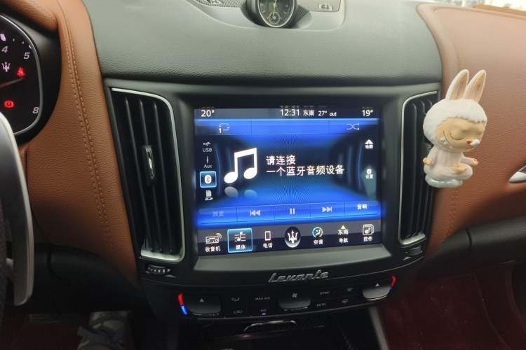 Used Maserati Levante 2018 3.0T Standard Edition Audio And AC Panel