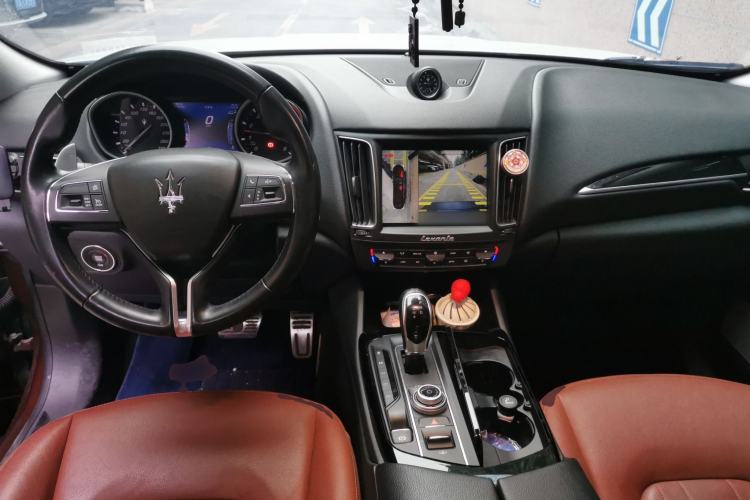 Used Maserati Levante 2018 3.0T S Sport Edition Center Console
