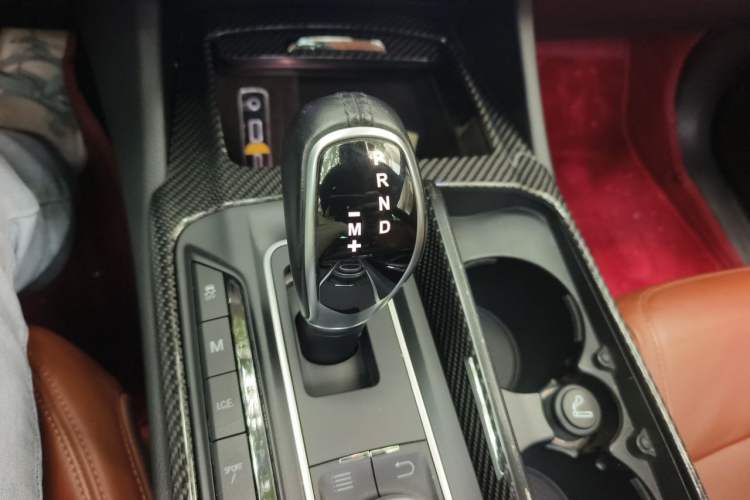 Used Maserati Levante 2018 3.0T Standard Edition Gear Lever