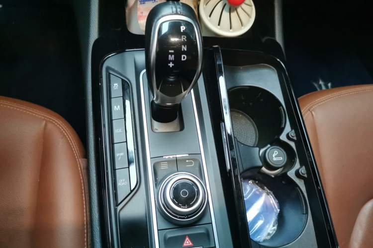 Used Maserati Levante 2018 3.0T S Sport Edition Gear Lever