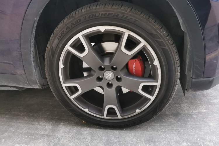 Used Maserati Levante 2018 3.0T S Sport Edition Right Front Wheel Hub