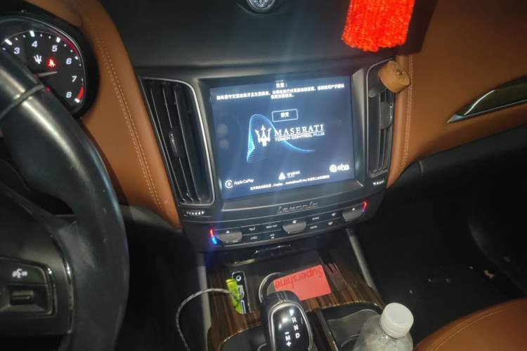 Used Maserati Levante 2018 3.0T Classic Edition Audio And AC Panel