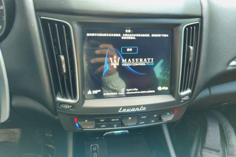 Used Maserati Levante 2018 3.0T Standard Edition Audio And AC Panel