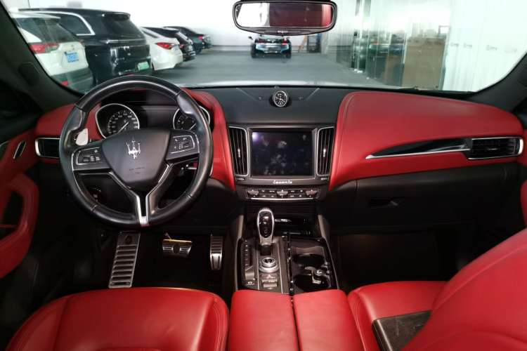 Used Maserati Levante 2018 3.0T Classic Edition Center Console