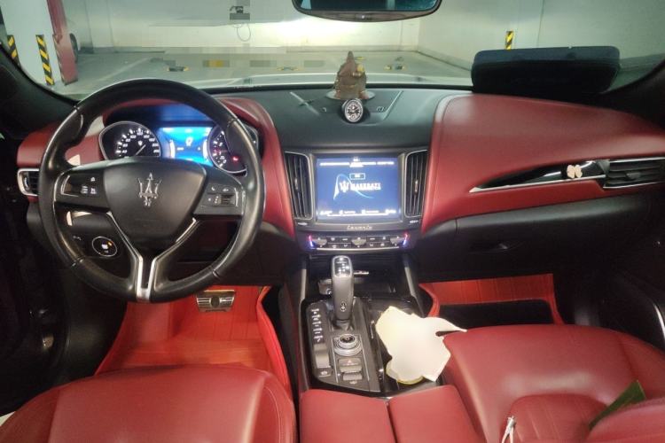 Used Maserati Levante 2018 3.0T Classic Edition Center Console