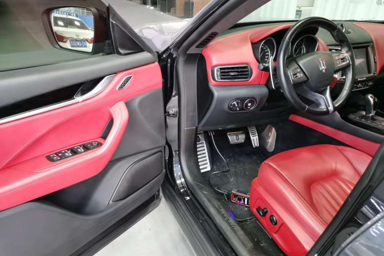 Used Maserati Levante 2018 3.0T Classic Edition Driver Seat