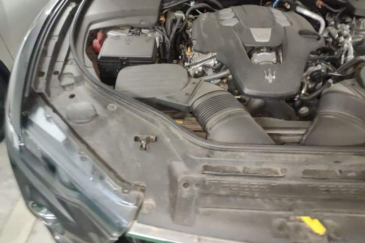 Used Maserati Levante 2018 3.0T Classic Edition Engine Bay Right