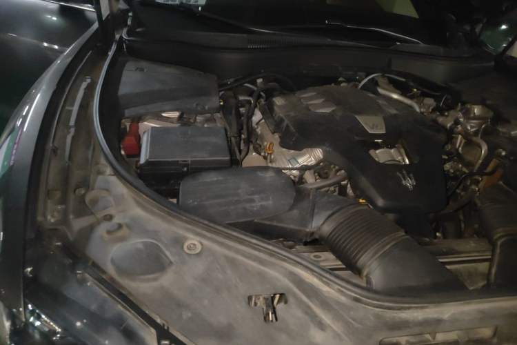 Used Maserati Levante 2018 3.0T Classic Edition Engine Bay Right