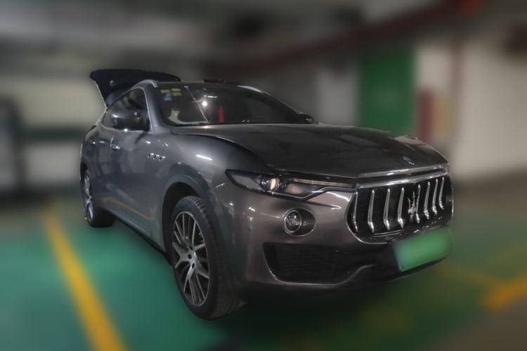 Used Maserati Levante 2018 3.0T Classic Edition Front Right 45 Deg