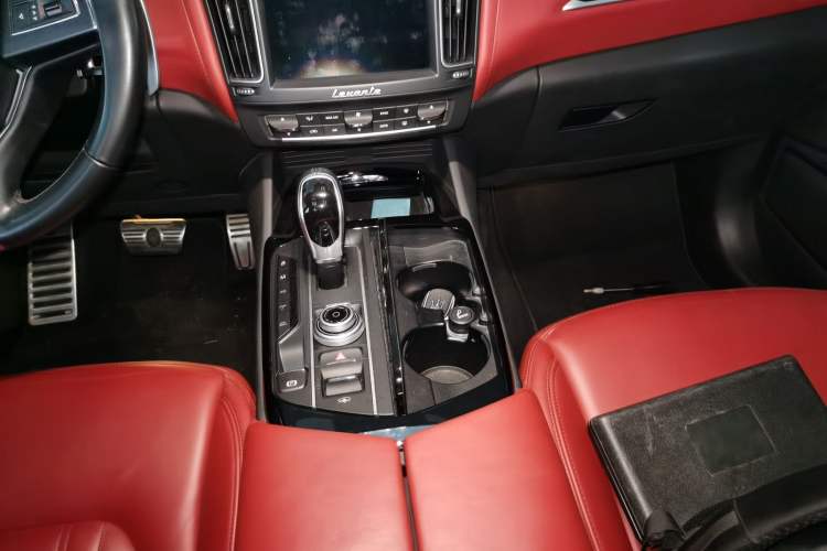 Used Maserati Levante 2018 3.0T Classic Edition Gear Lever