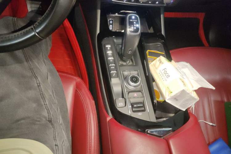 Used Maserati Levante 2018 3.0T Classic Edition Gear Lever