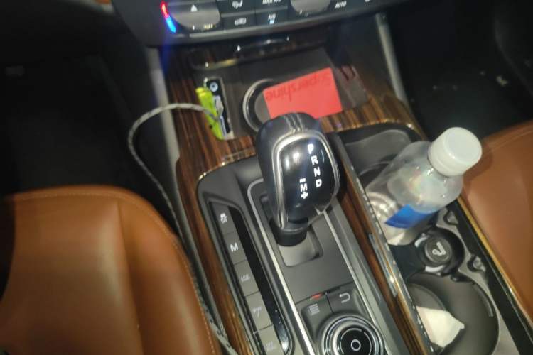 Used Maserati Levante 2018 3.0T Classic Edition Gear Lever