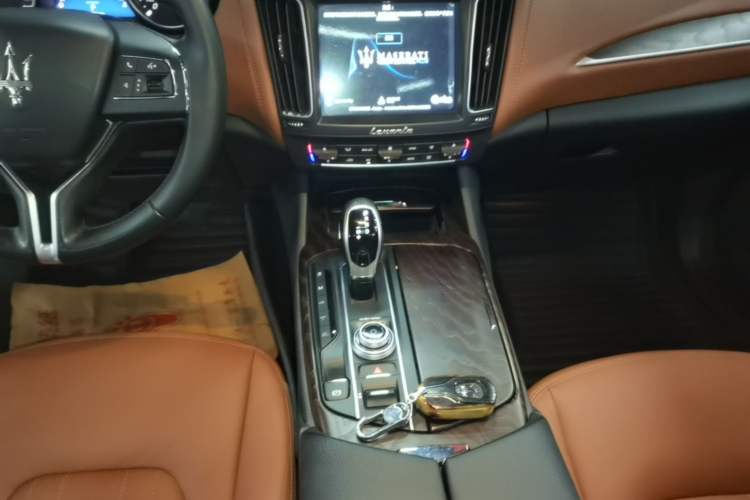 Used Maserati Levante 2018 3.0T Classic Edition Gear Lever