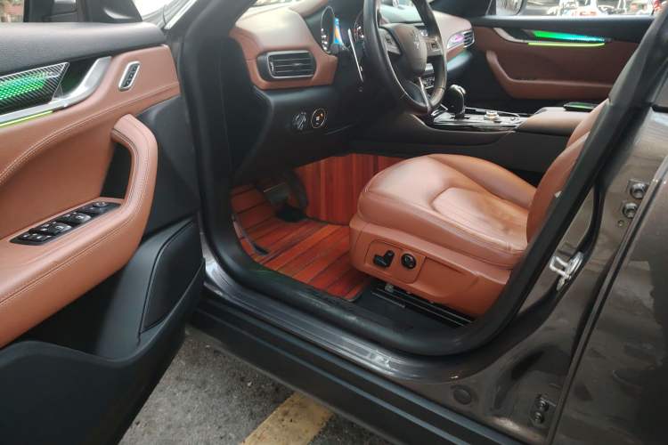 Used Maserati Levante 2018 3.0T Standard Edition Interior 3