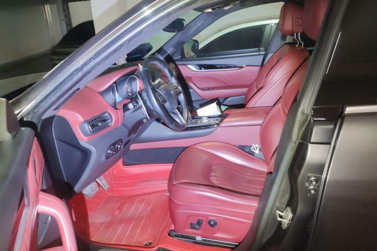 Used Maserati Levante 2018 3.0T Classic Edition Left Front Seat