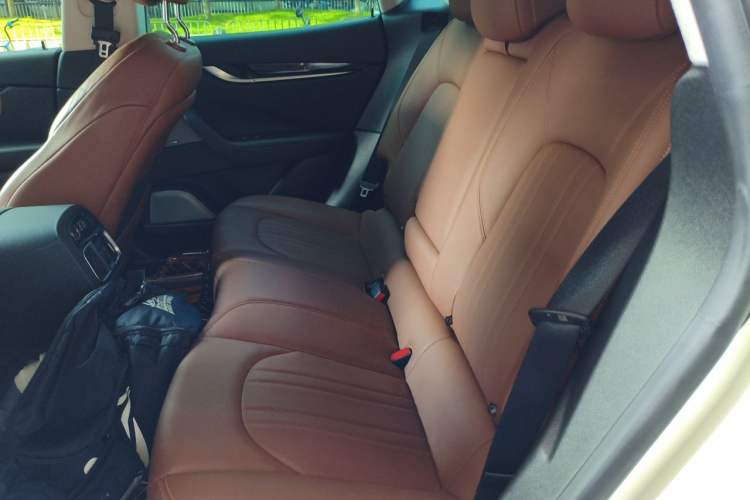 Used Maserati Levante 2018 3.0T Standard Edition Left Rear Seat