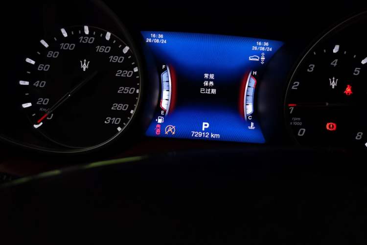 Used Maserati Levante 2018 3.0T Classic Edition Odometer Close Up