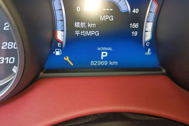 Used Maserati Levante 2018 3.0T Sport Edition Odometer Close Up