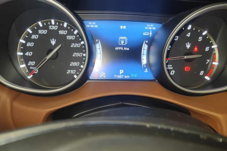 Used Maserati Levante 2018 3.0T Classic Edition Odometer Close Up