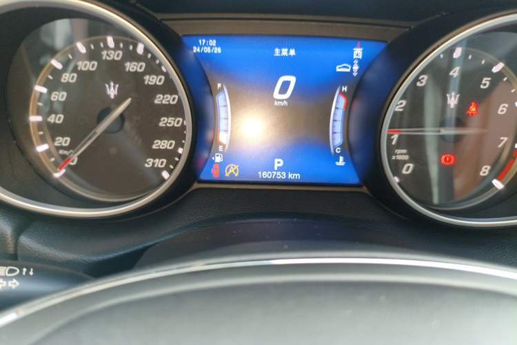 Used Maserati Levante 2018 3.0T Standard Edition Odometer Close Up