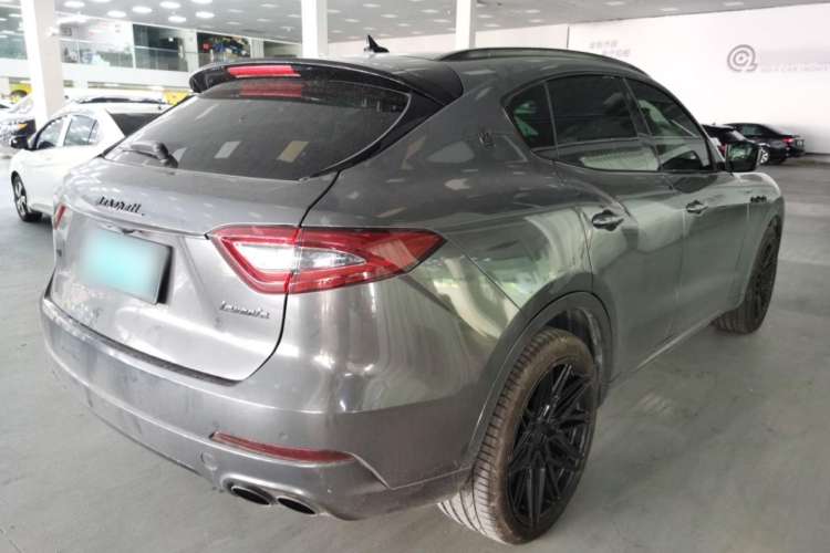 Used Maserati Levante 2018 3.0T Classic Edition Rear Right 45 Deg