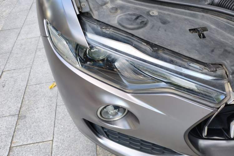 Used Maserati Levante 2018 3.0T Standard Edition Right Front Headlight