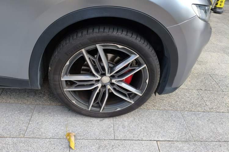Used Maserati Levante 2018 3.0T Standard Edition Right Front Wheel Hub