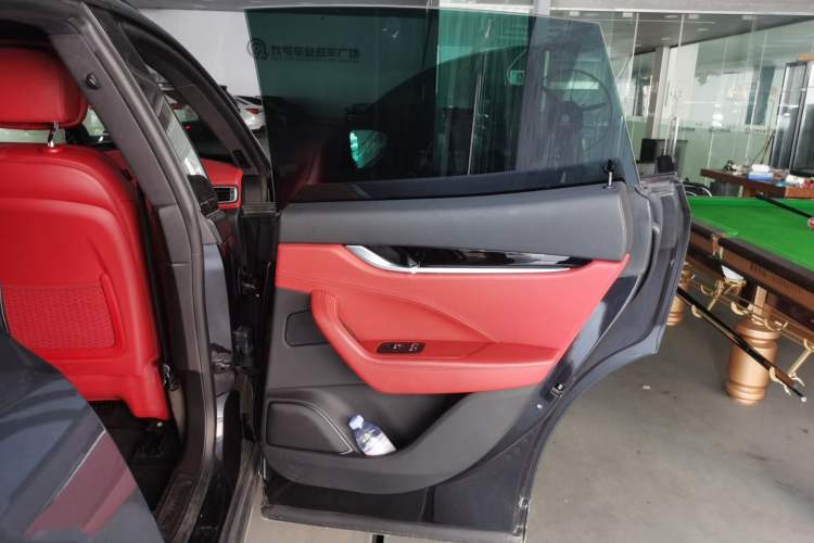 Used Maserati Levante 2018 3.0T Classic Edition Right Rear Door Interior