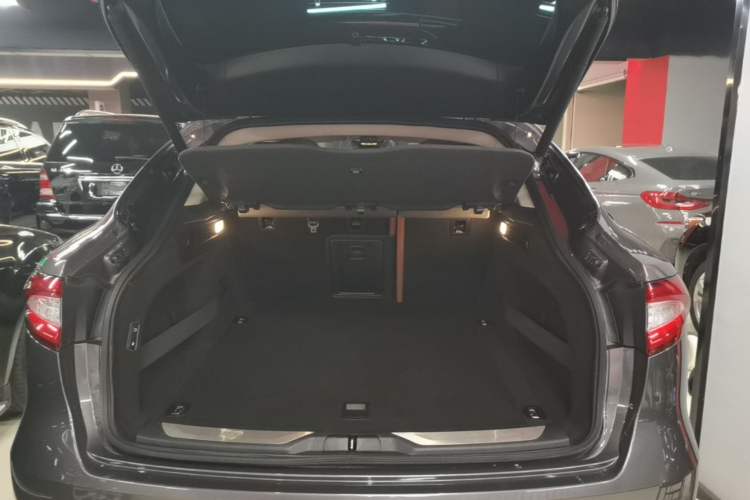Used Maserati Levante 2018 3.0T Classic Edition Trunk