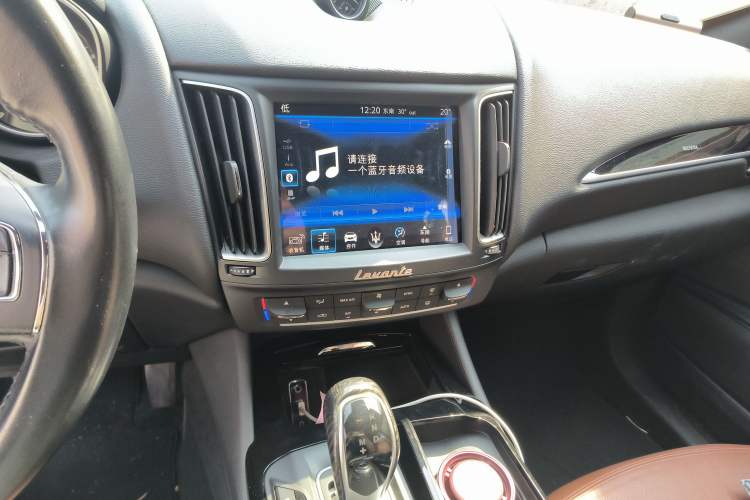 Used Maserati Levante 2018 3.0T Classic Edition Audio And AC Panel