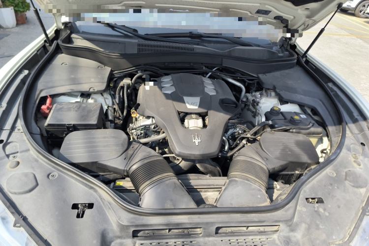 Used Maserati Levante 2018 3.0T Classic Edition Engine Bay
