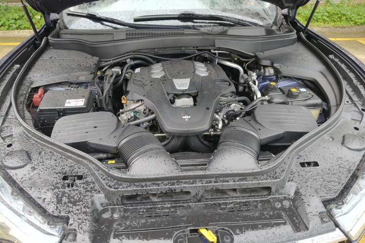 Used Maserati Levante 2018 3.0T Standard Edition Engine Bay