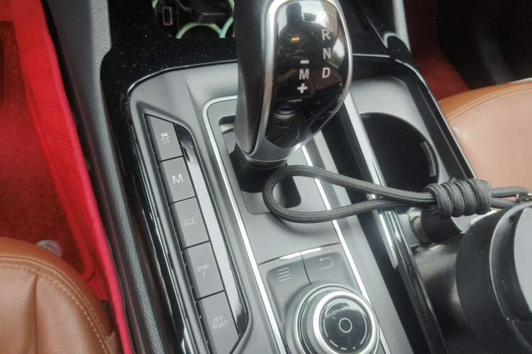 Used Maserati Levante 2018 3.0T Standard Edition Gear Lever