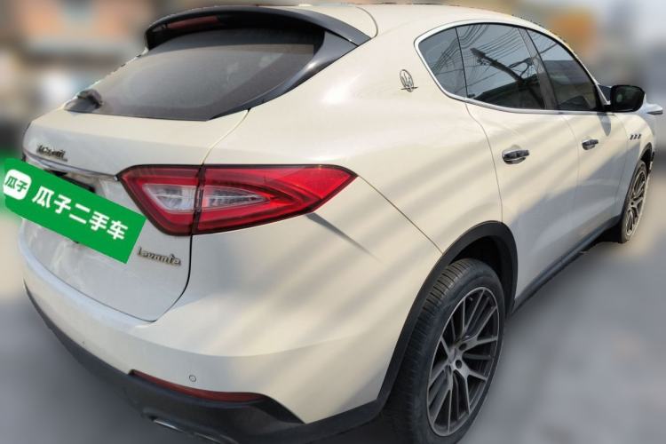 Used Maserati Levante 2018 3.0T Classic Edition Rear Right 45 Deg