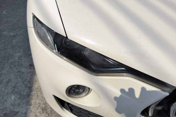 Used Maserati Levante 2018 3.0T Classic Edition Right Front Headlight