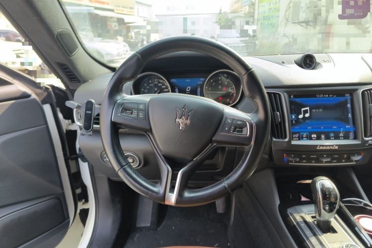 Used Maserati Levante 2018 3.0T Classic Edition Steering Wheel