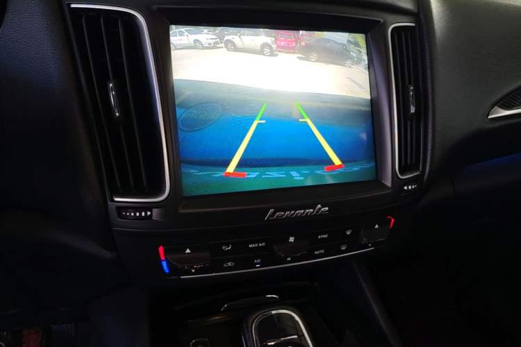 Used Maserati Levante 2018 3.0T Classic Edition Audio And AC Panel