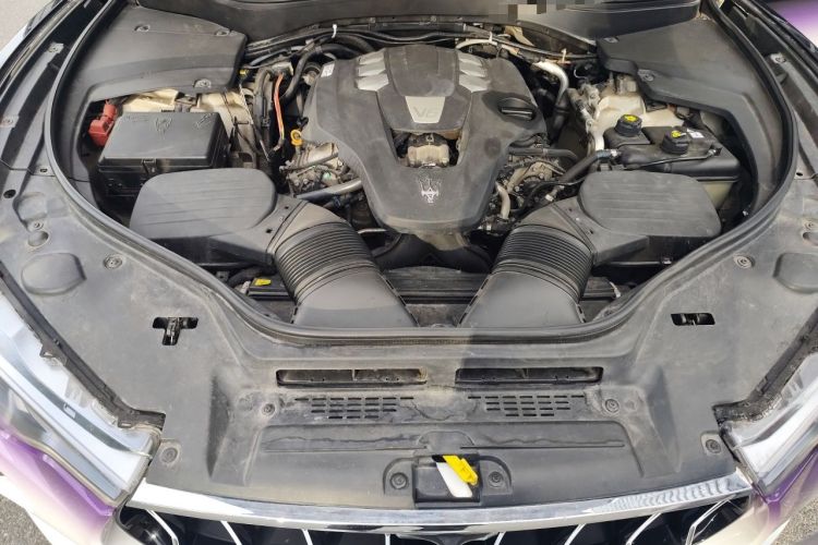Used Maserati Levante 2018 3.0T Classic Edition Engine Bay