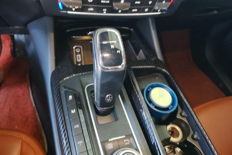 Used Maserati Levante 2018 3.0T Classic Edition Gear Lever