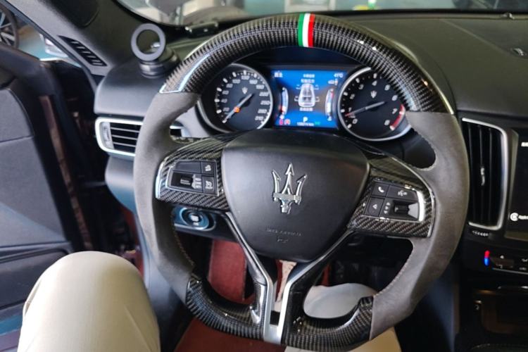 Used Maserati Levante 2018 3.0T Classic Edition Steering Wheel