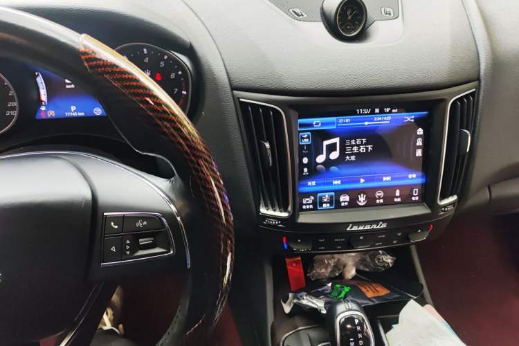 Used Maserati Levante 2018 3.0T Classic Edition Audio And AC Panel