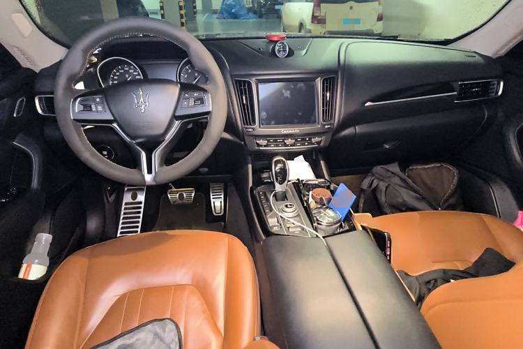 Used Maserati Levante 2018 3.0T Classic Edition Center Console
