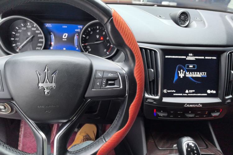 Used Maserati Levante 2018 3.0T Classic Edition Center Console